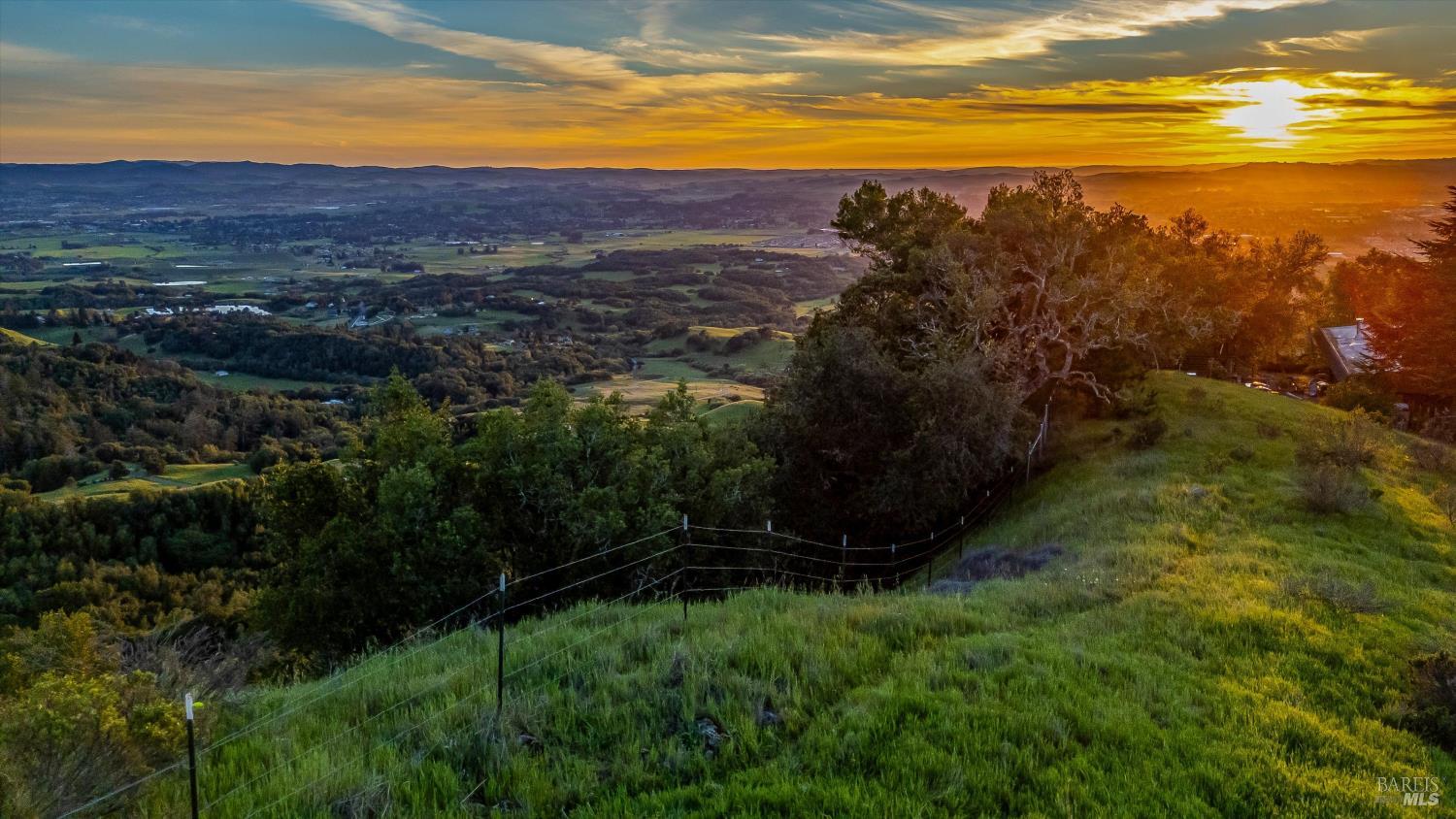6048 Hyland Way Penngrove CA 94951