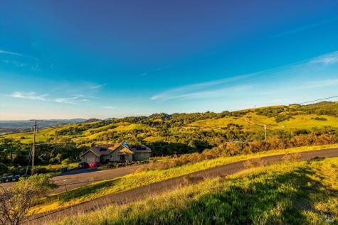 6048 Hyland Way Penngrove CA 94951
