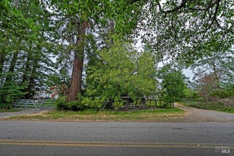 8466 Templeman Road Forestville CA 95436