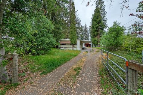 8466 Templeman Road Forestville CA 95436