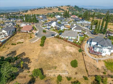 2020 Eagle Court Santa Rosa CA 95403
