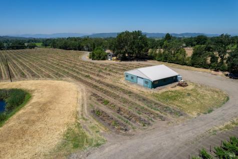 5744 Highway 128 Geyserville CA 95441