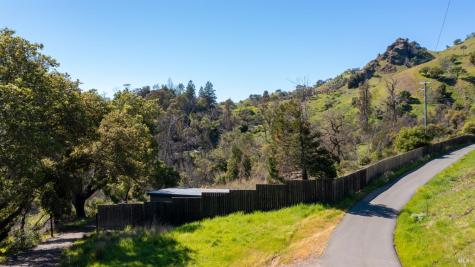 1470 Los Alamos Road Santa Rosa CA 95409