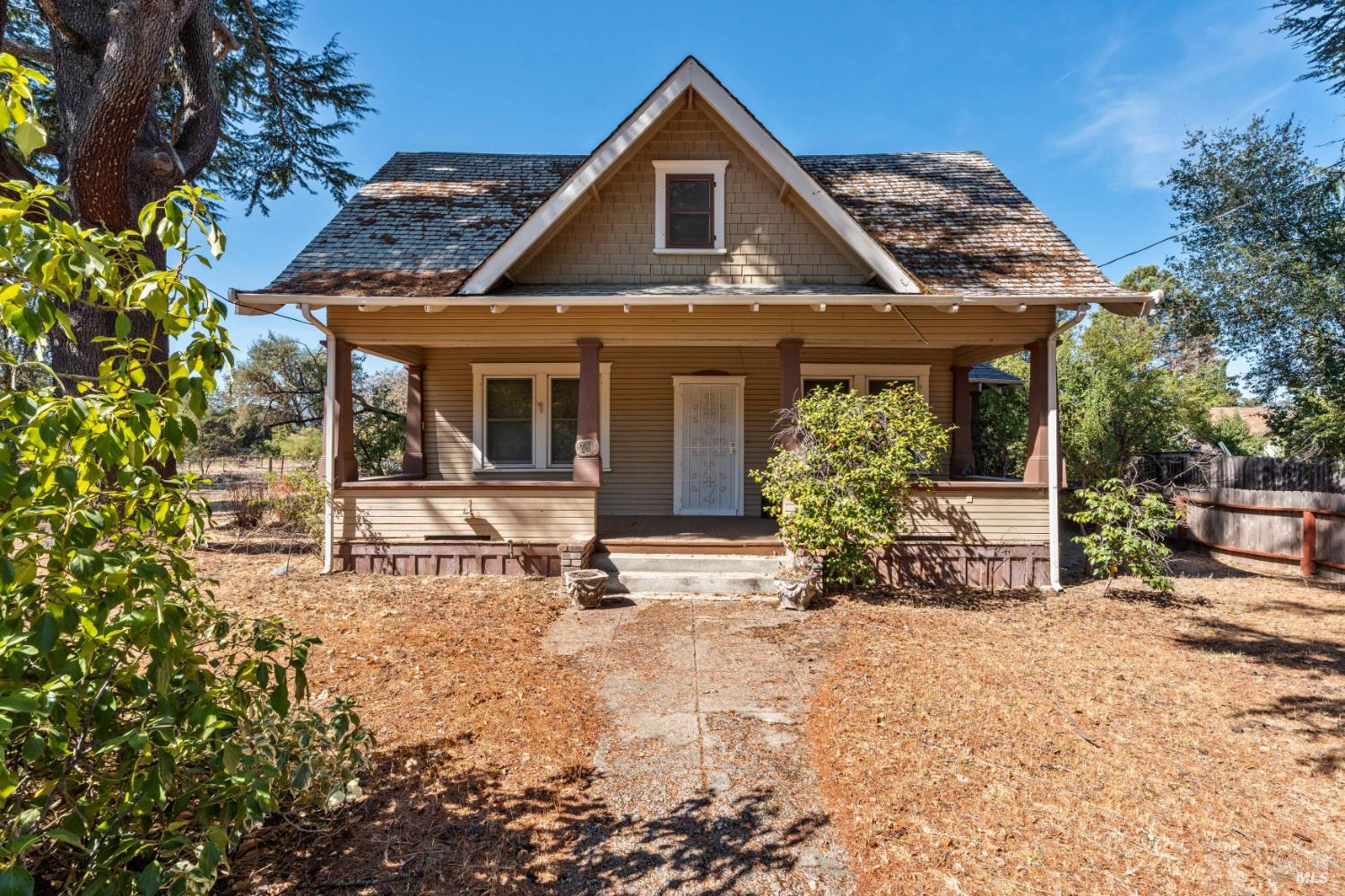 2070-2090 Old River Road Ukiah CA 95482