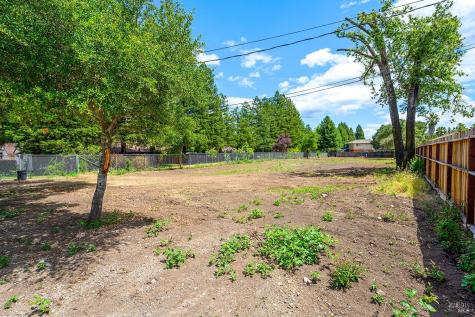 107 South Street Cloverdale CA 95425