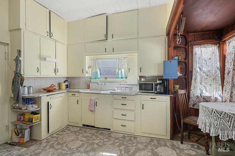 407 Pine Street Capitola CA 95010