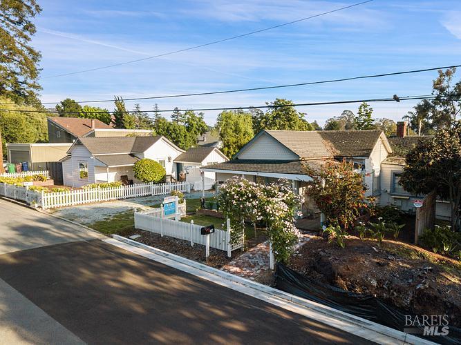407 Pine Street Capitola CA 95010