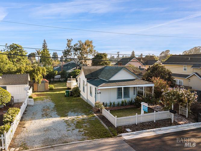 407 Pine Street Capitola CA 95010