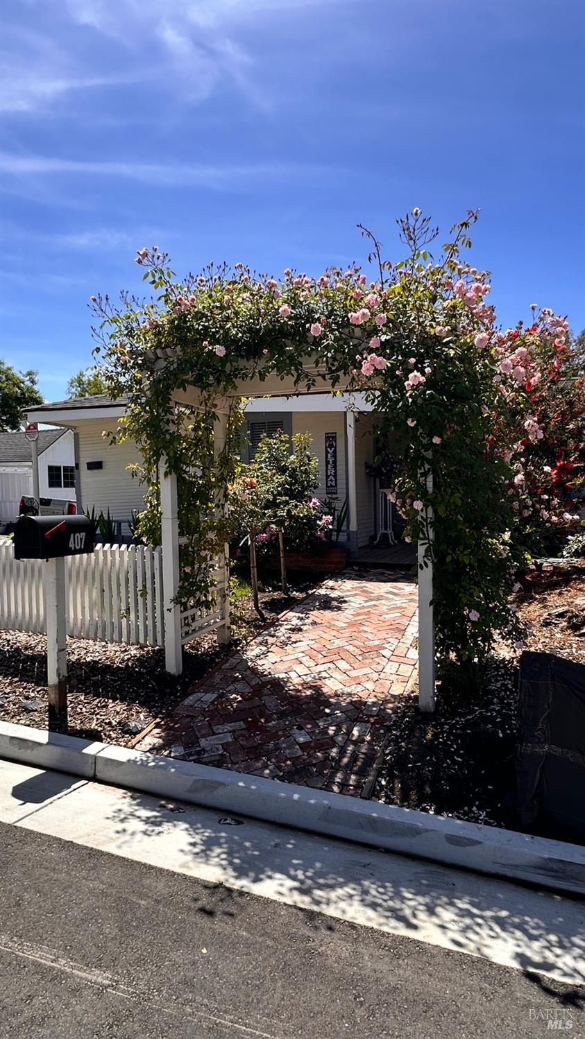 407 Pine Street Capitola CA 95010