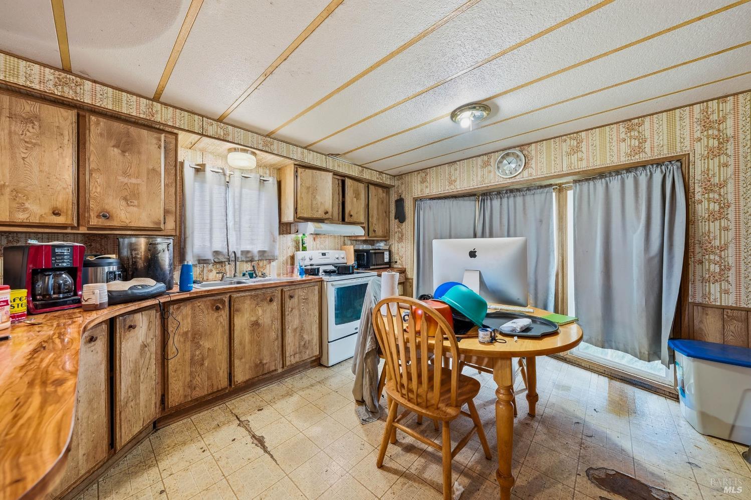 3393 Green Avenue Clearlake CA 95422
