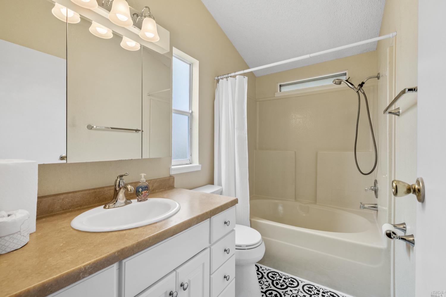 259 Hermosa Circle Santa Rosa CA 95409
