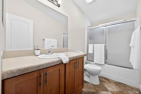 1141 Adrienne Way Santa Rosa CA 95401