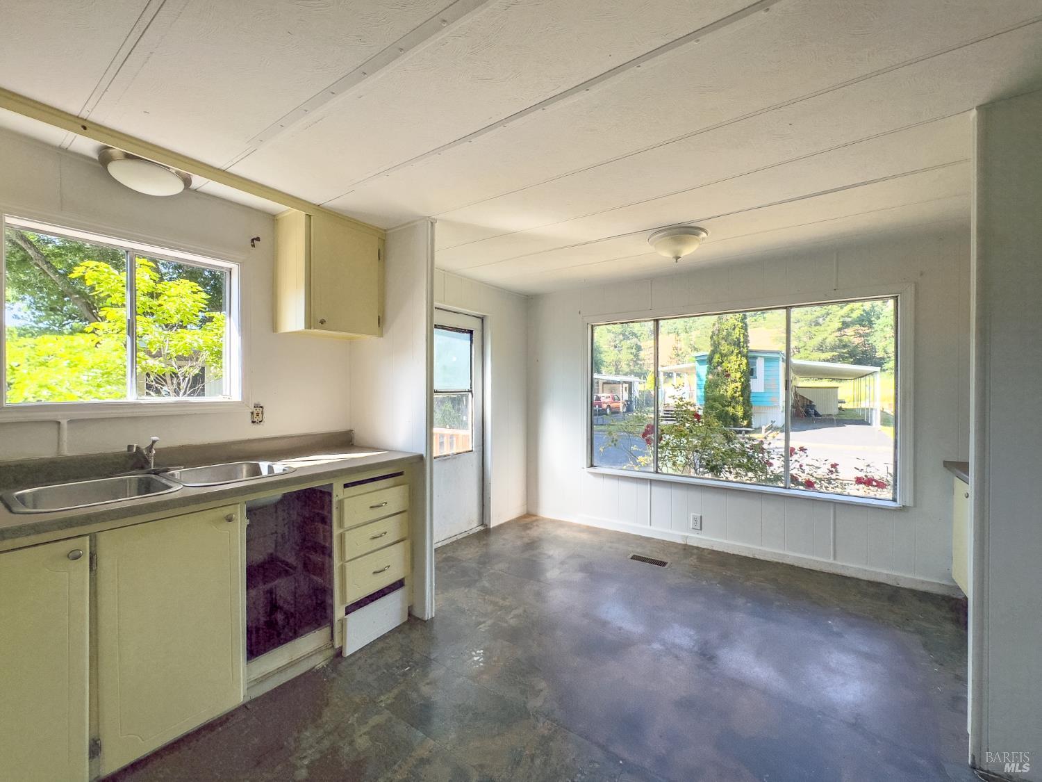 19401 Walker Road Willits CA 95490