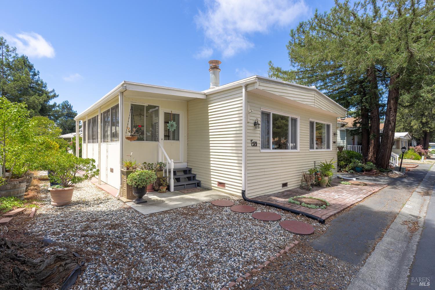 237 Petaluma Way Petaluma CA 94954