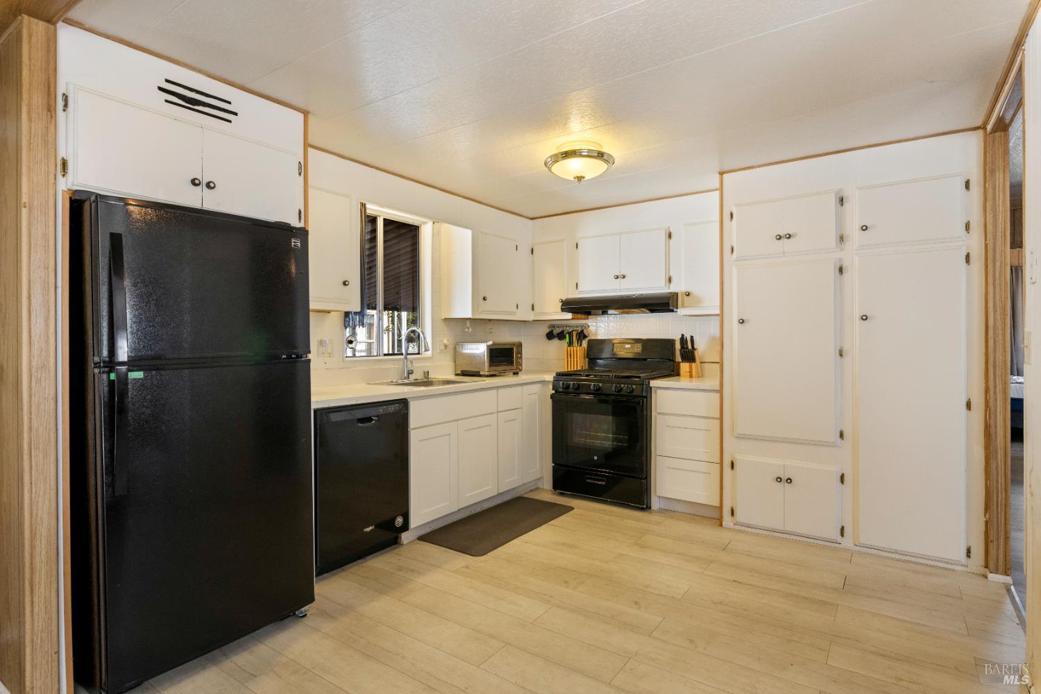 400 Sulphur Bank Drive Clearlake Oaks CA 95423