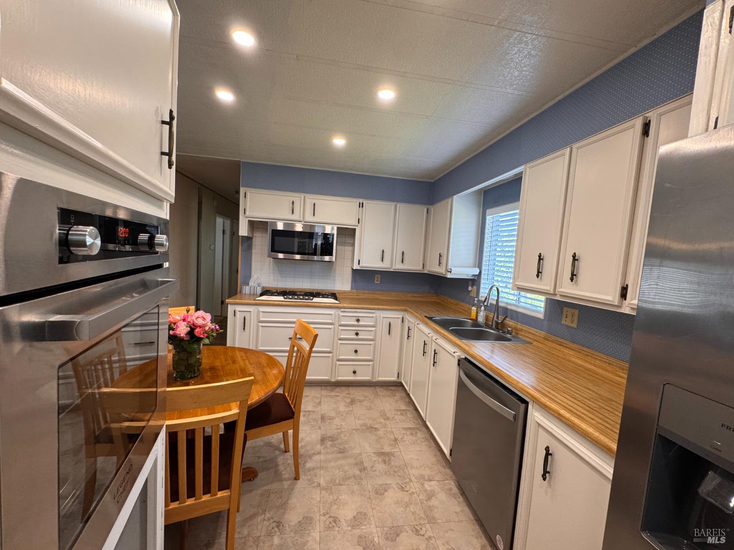 96 Glenoak Court Santa Rosa CA 95409