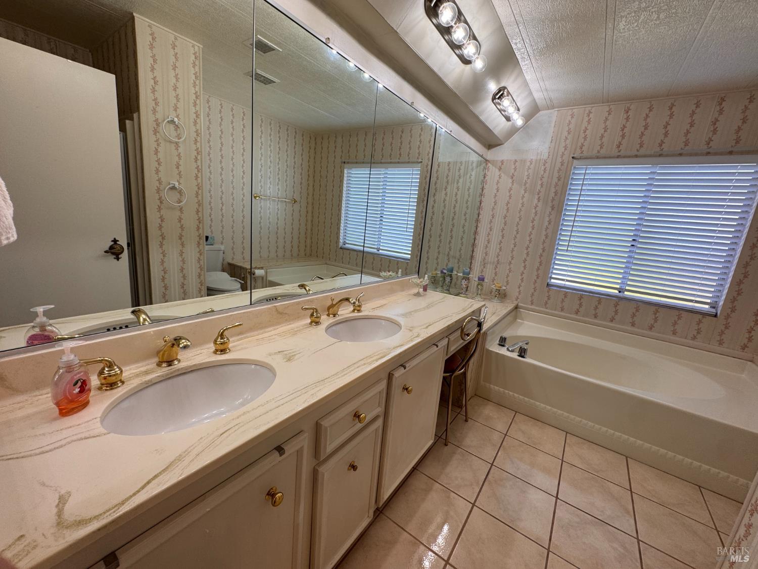 96 Glenoak Court Santa Rosa CA 95409