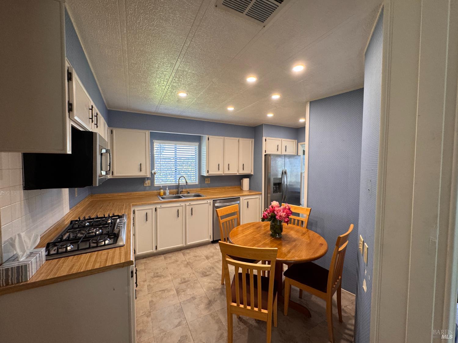 96 Glenoak Court Santa Rosa CA 95409
