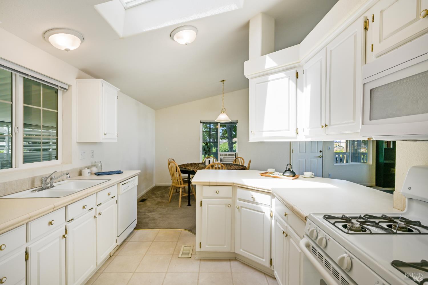 544 Rosewood Circle Petaluma CA 94954