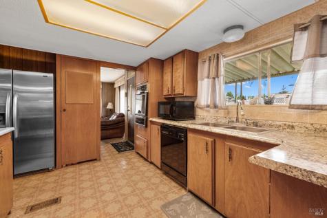 8166 Willow Street Windsor CA 95492
