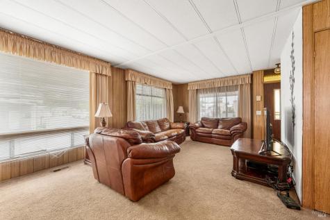 8166 Willow Street Windsor CA 95492