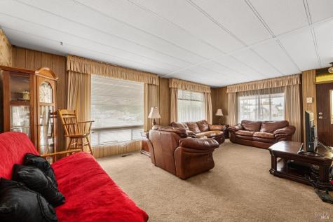 8166 Willow Street Windsor CA 95492
