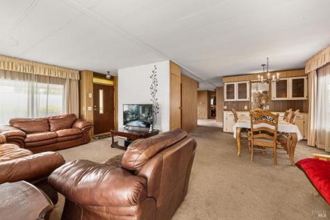 8166 Willow Street Windsor CA 95492