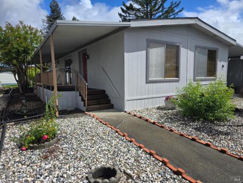 21 Estrella Drive Santa Rosa CA 95403