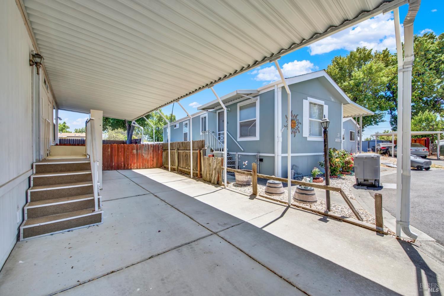 2 Del Loma #2 Court Vacaville CA 95687