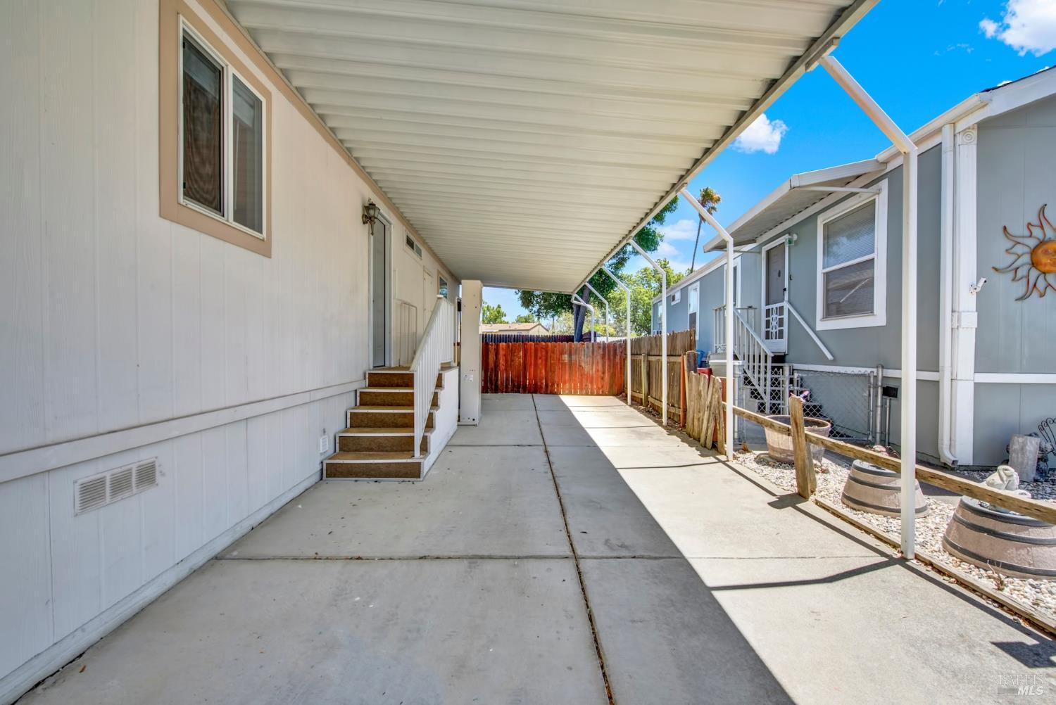 2 Del Loma #2 Court Vacaville CA 95687