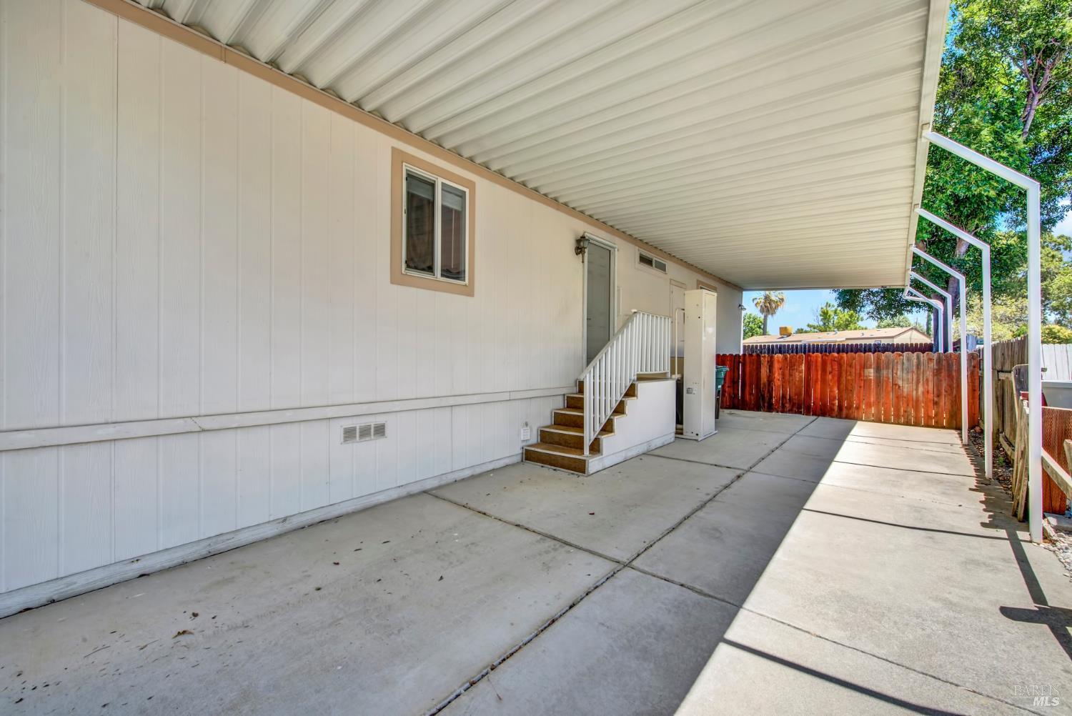 2 Del Loma #2 Court Vacaville CA 95687