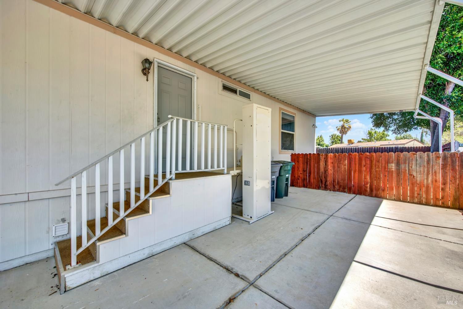 2 Del Loma #2 Court Vacaville CA 95687