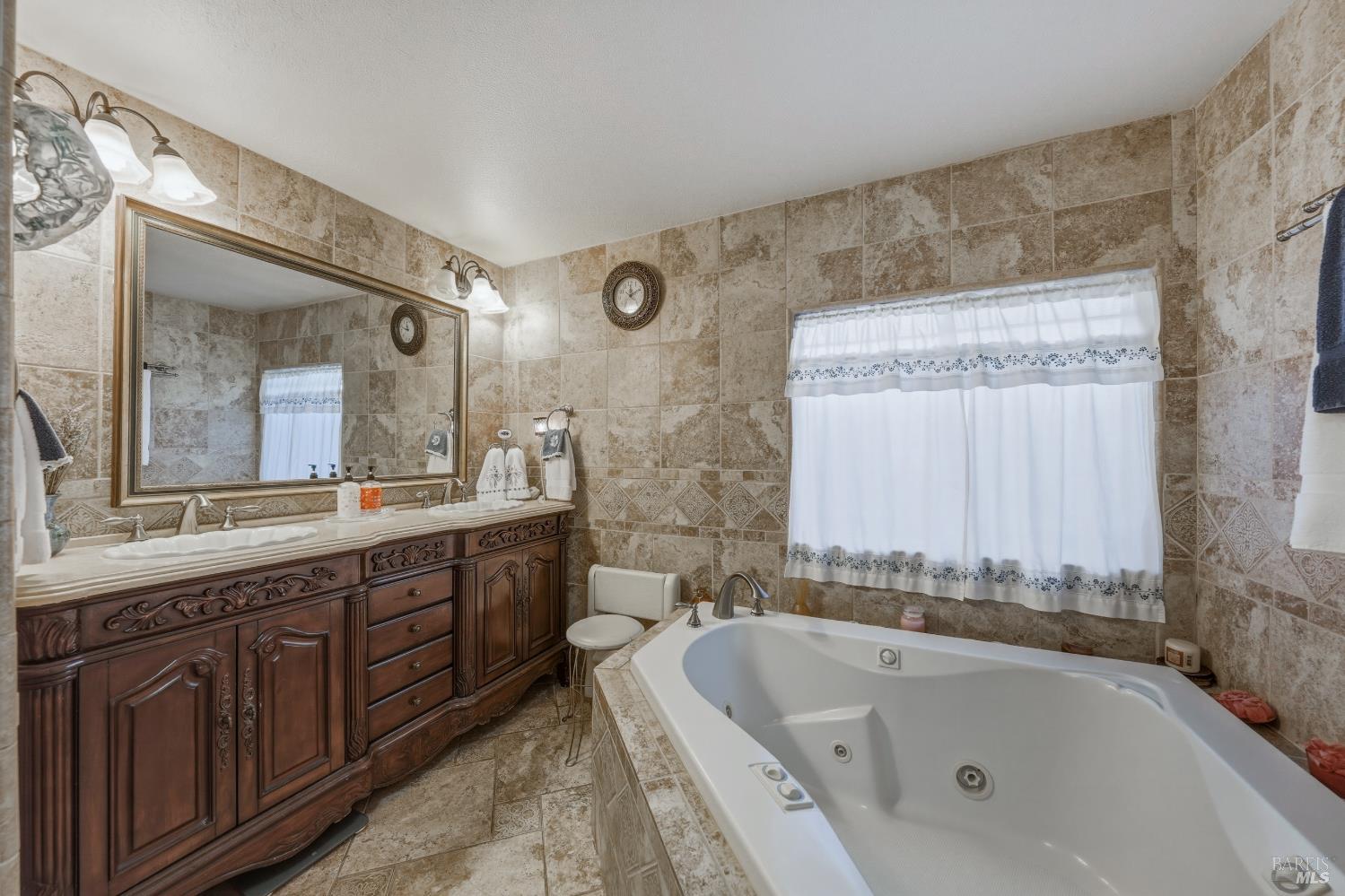 5830 Robin Hill Drive Lakeport CA 95453