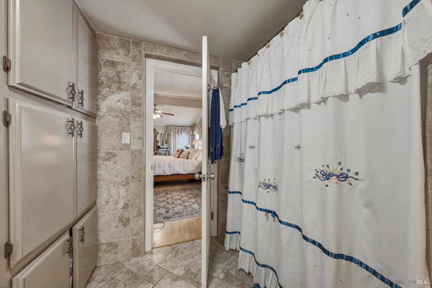 5830 Robin Hill Drive Lakeport CA 95453