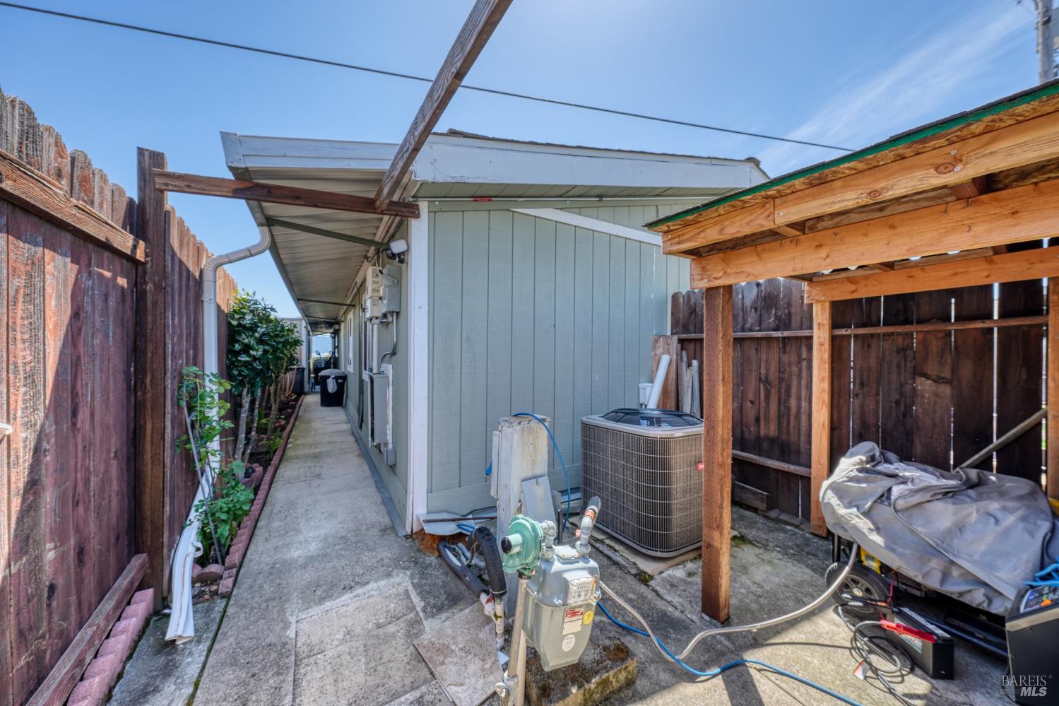 5830 Robin Hill Drive Lakeport CA 95453