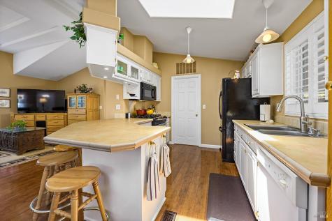 131 Oakwood Drive Petaluma CA 94954