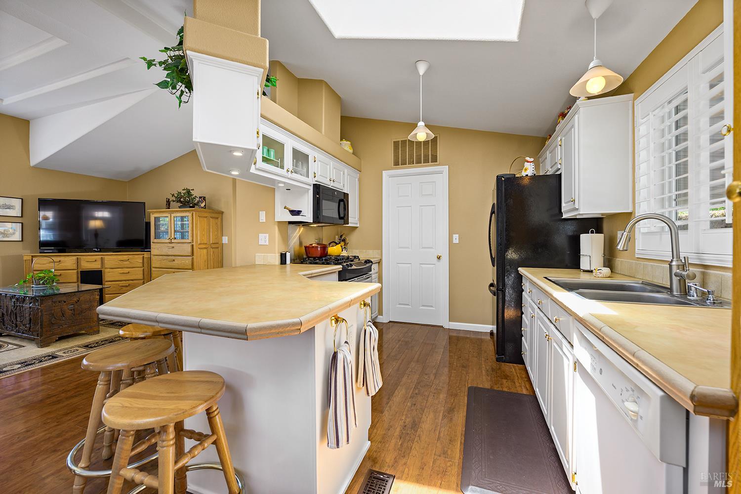 131 Oakwood Drive Petaluma CA 94954