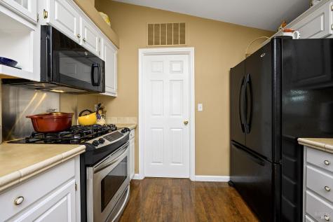131 Oakwood Drive Petaluma CA 94954