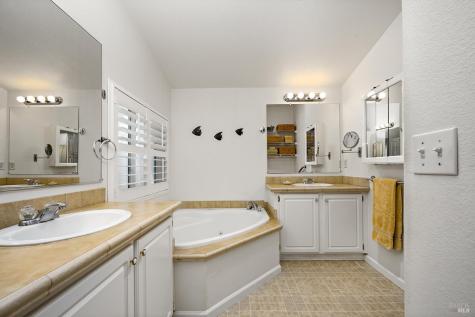 131 Oakwood Drive Petaluma CA 94954