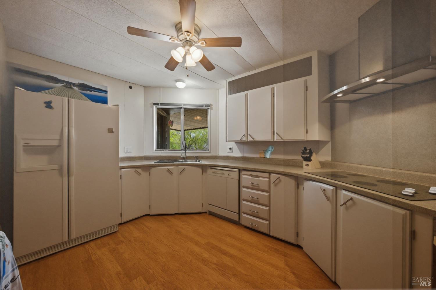 7272 Anchor Drive Clearlake CA 95422