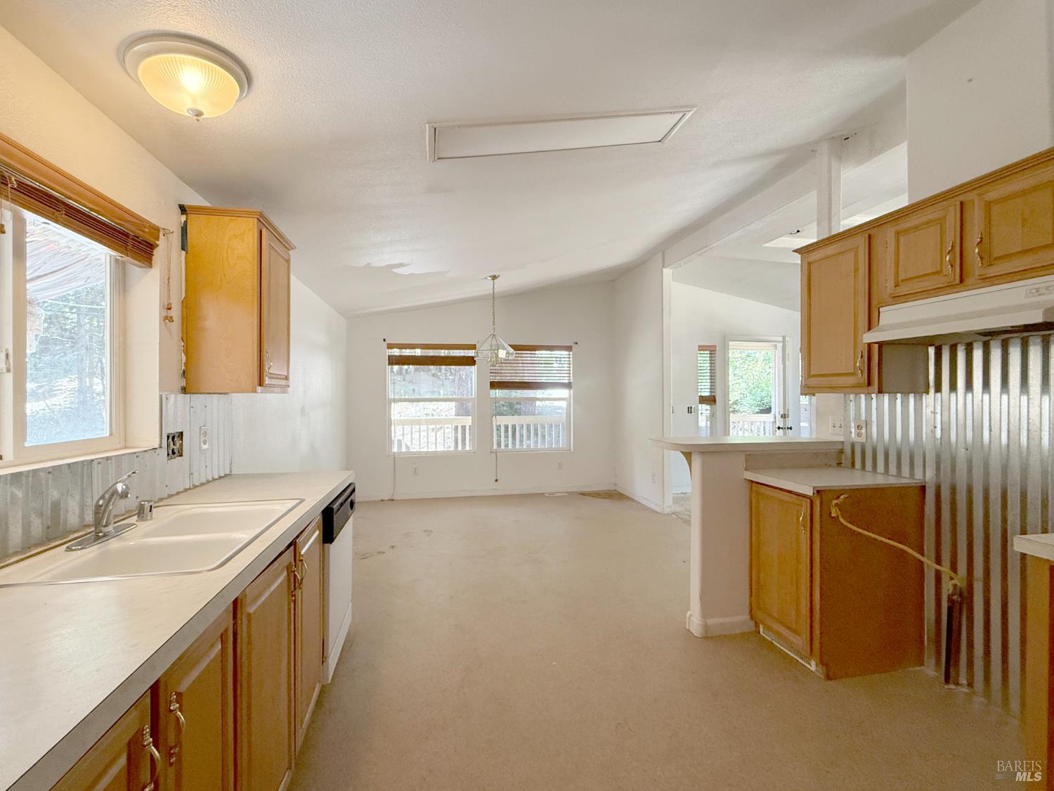 24259 Lilac Road Willits CA 95490
