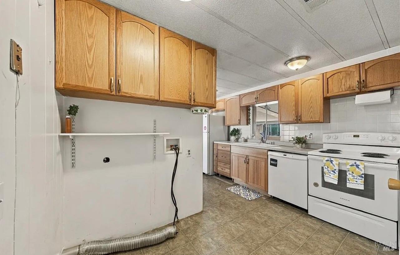 4305 Lakeshore Boulevard Lakeport CA 95453