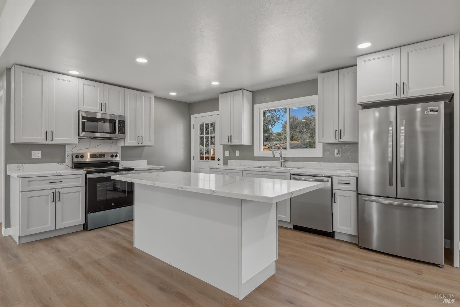 15980 32nd Avenue Clearlake CA 95422