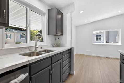 42 Redwing Drive Santa Rosa CA 95409