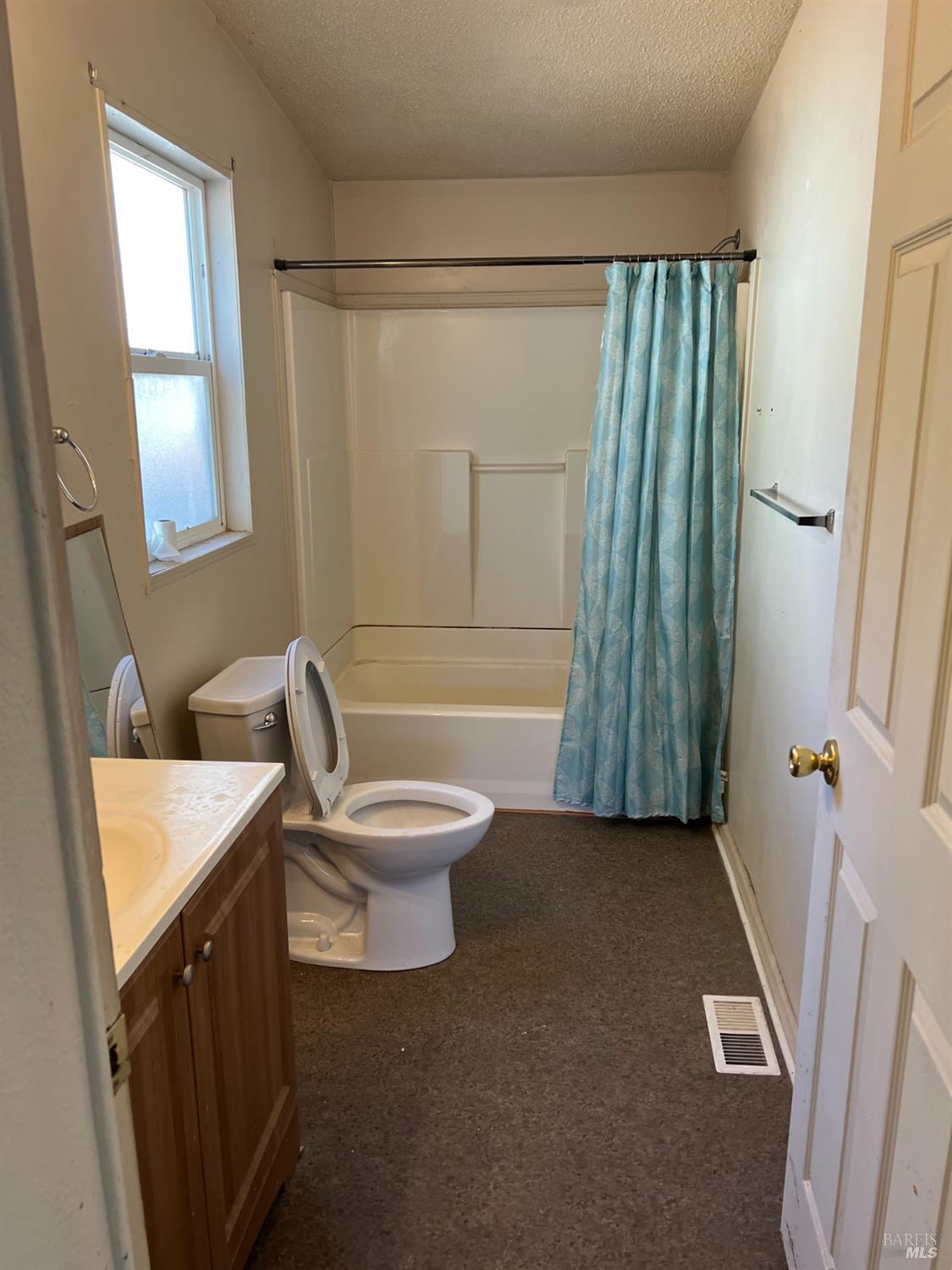 12698 E Highway 20 Clearlake Oaks CA 95423