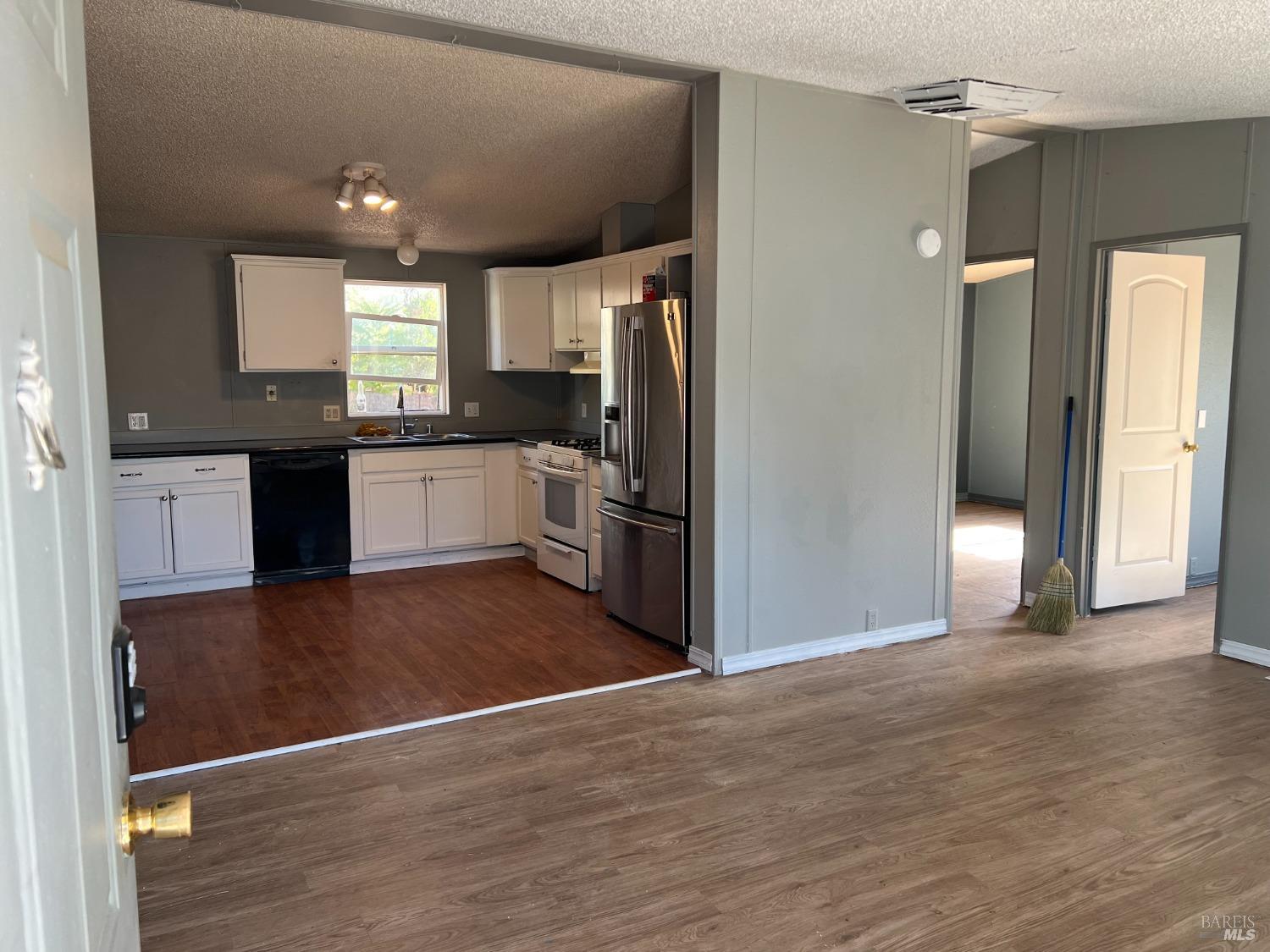 12698 E Highway 20 Clearlake Oaks CA 95423