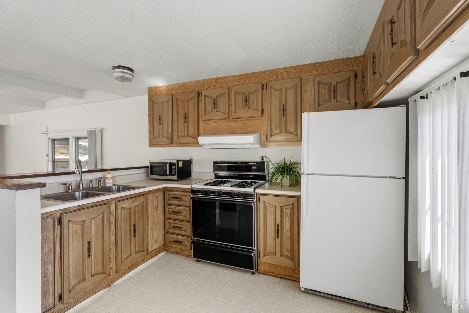 660 Leslie Street Ukiah CA 95482