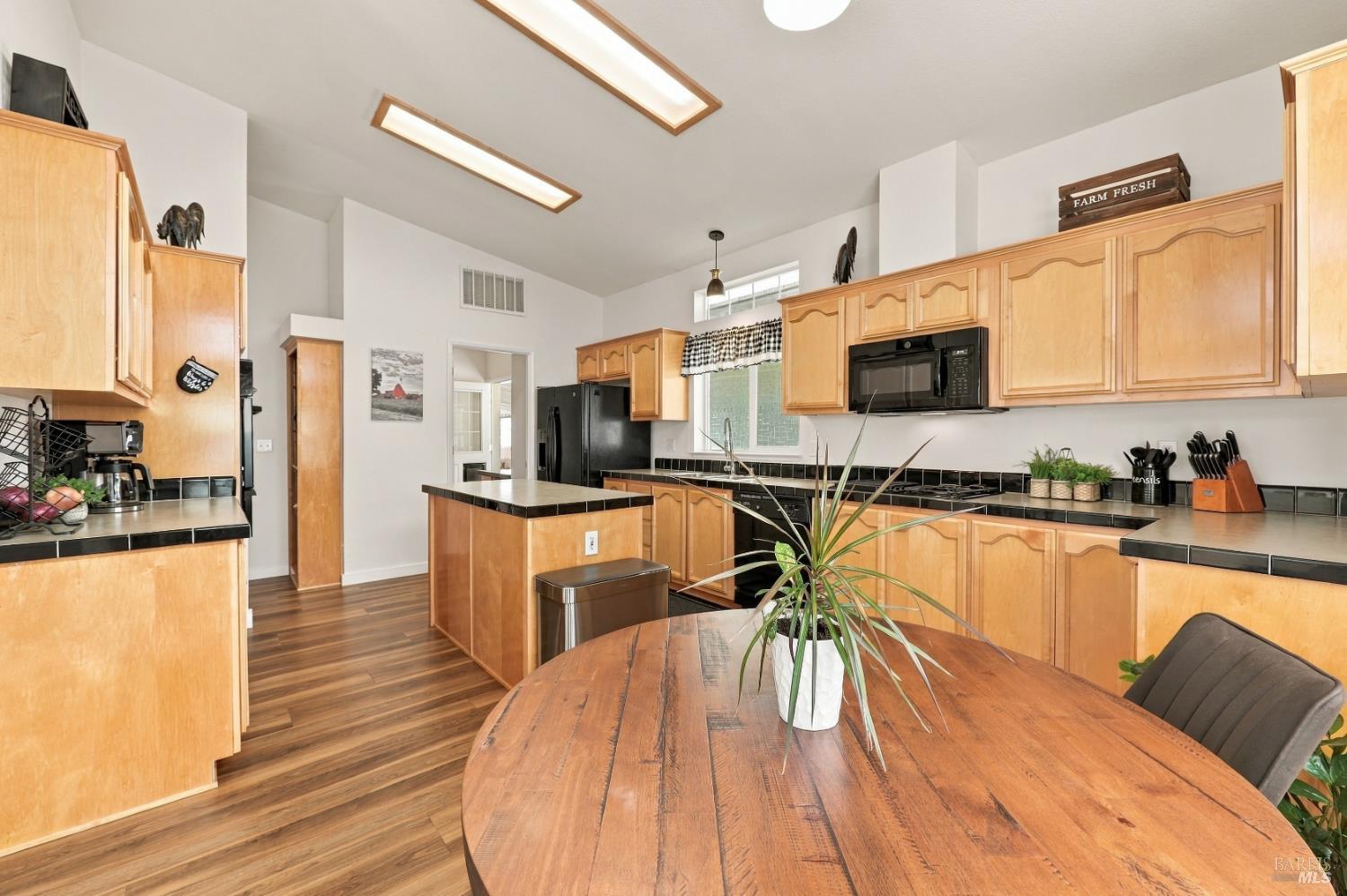 8126 C Street Windsor CA 95492