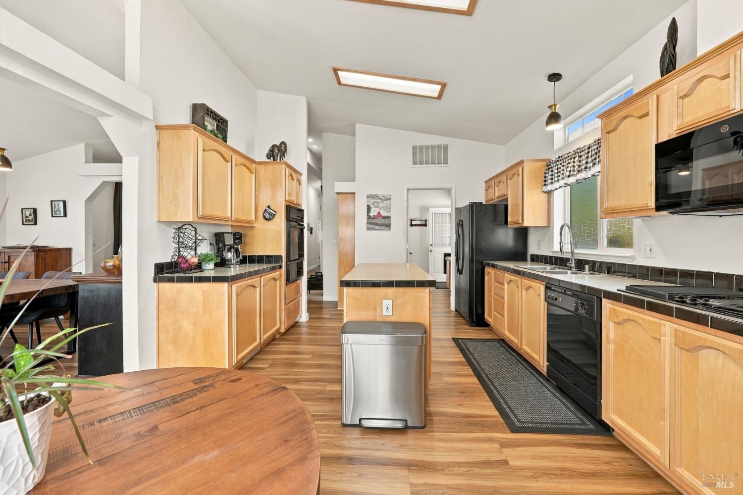 8126 C Street Windsor CA 95492