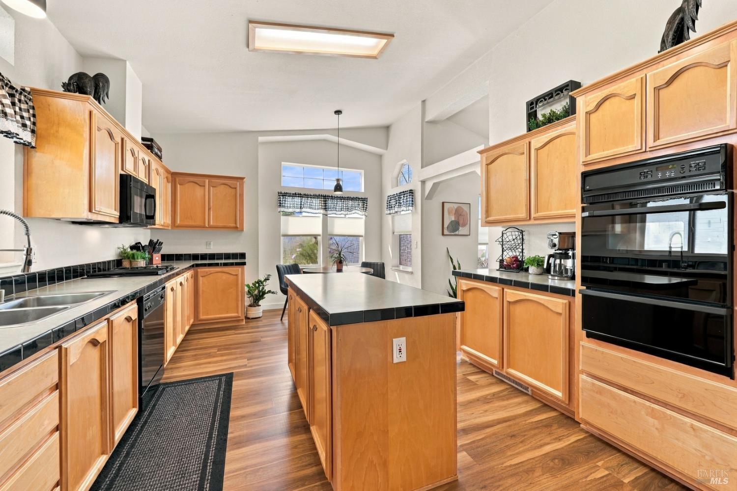 8126 C Street Windsor CA 95492